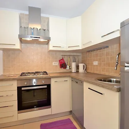 Hrasta * Vrana (Ceres)