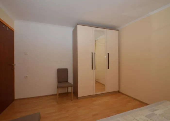 Hrasta Apartamento