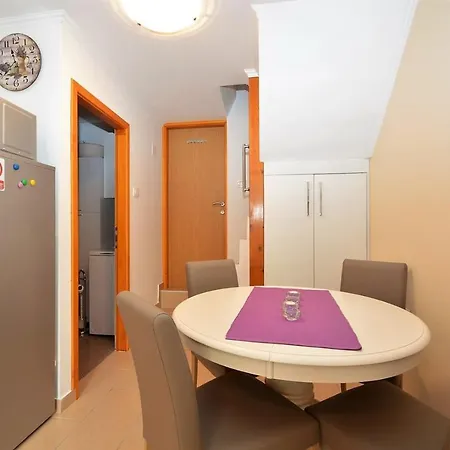 Appartement Hrasta *