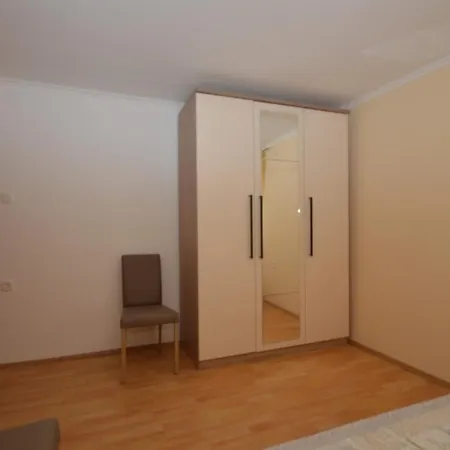 Hrasta Apartment