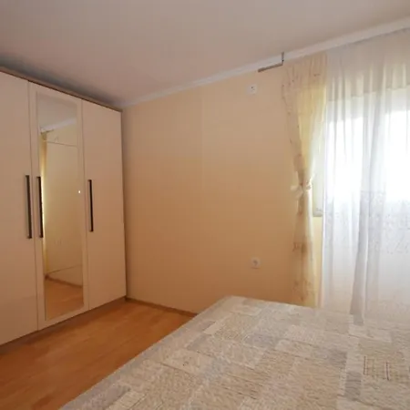 Hrasta Apartment