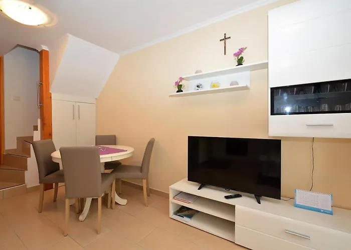 Διαμέρισμα Hrasta *